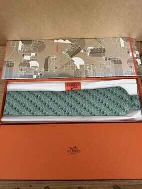 Hermès Paris Ours Polaire Silk Twill 8cm Mint Green Tie Polar Bear Sled France